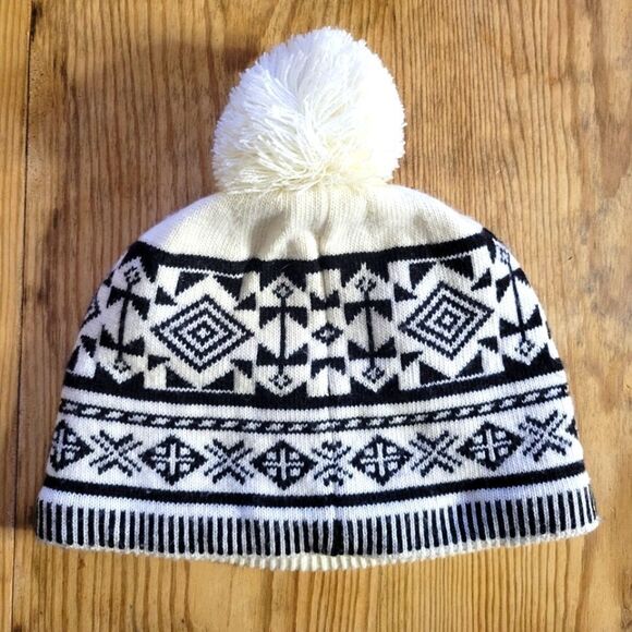 NWOT Bula Black and White Patterned Pom-Pom Beanie - Picture 2 of 7